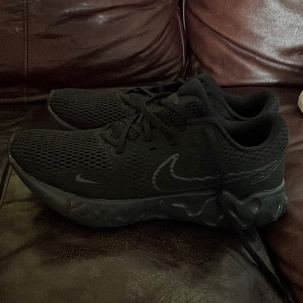 Nike Renew size 9 running shoes